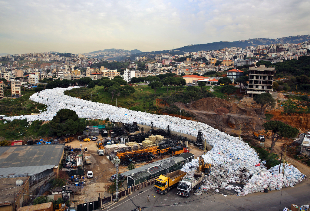 Specials-pollution-lebanon-garbage-crisis-fanack-HH1024px