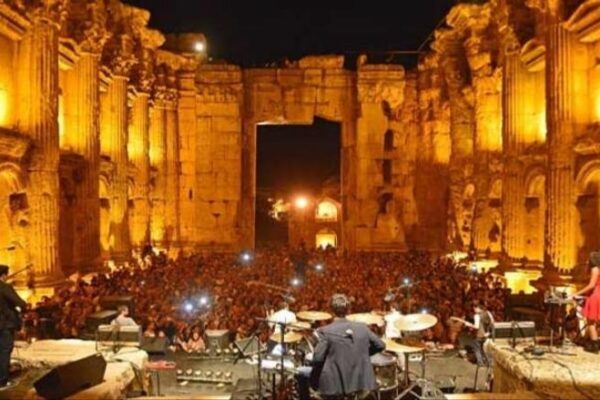 121 111944 lebanese baalbek festivals one party audience 700x400