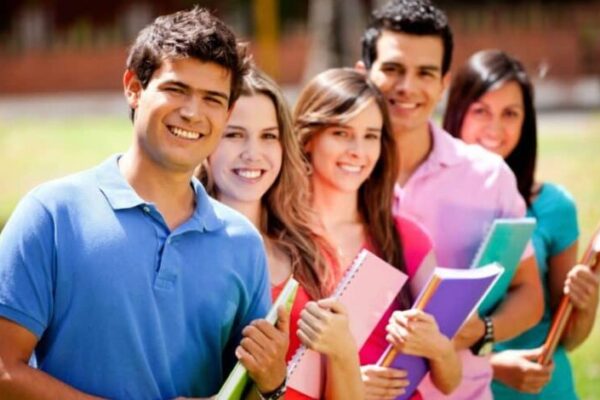 Study in Spain 825x510 1 780x470 1